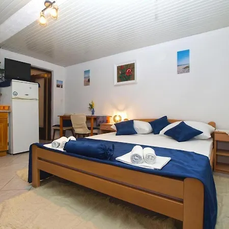 Apartment Jela *