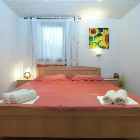 Apartment Jela *